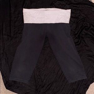 L- Pink Cropped Leggings